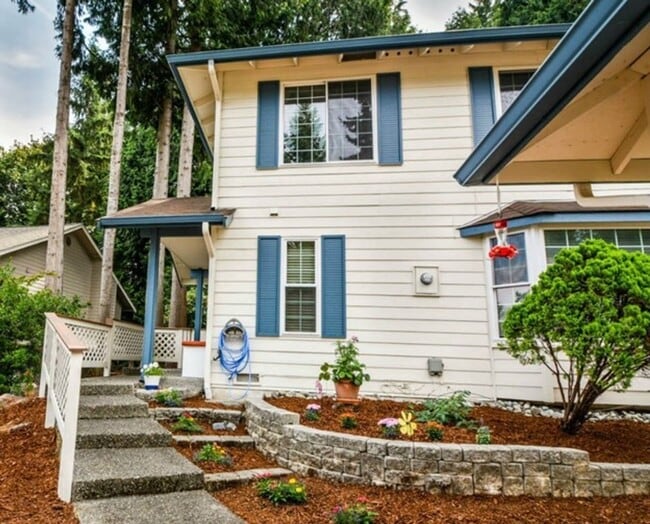 property at 13725 NE 87th St
