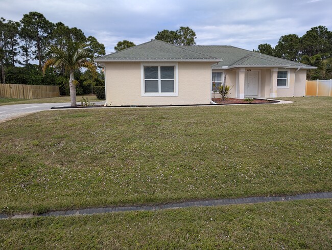 5673 NW Athens Ct in Port St. Lucie, FL - Building Photo - Building Photo