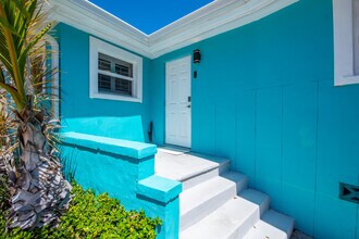 24 Cactus Dr in Key West, FL - Foto de edificio - Building Photo