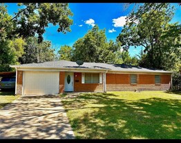 137 Hardy Ave in Corsicana, TX - Building Photo