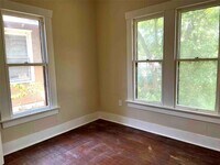 1040 Cortlandt St photo'