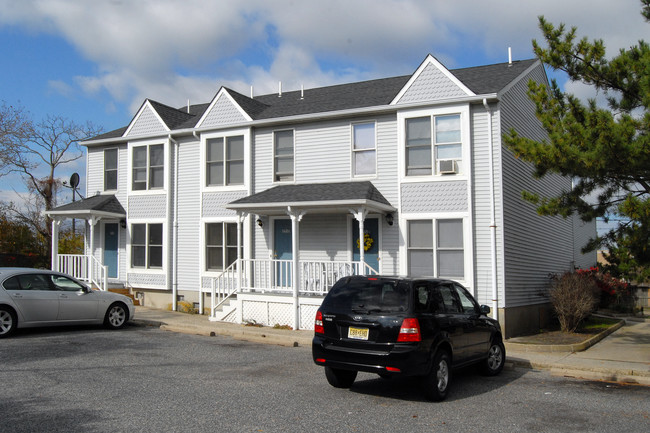 Victorian Court Townhomes in Atlantic City, NJ - Foto de edificio - Building Photo