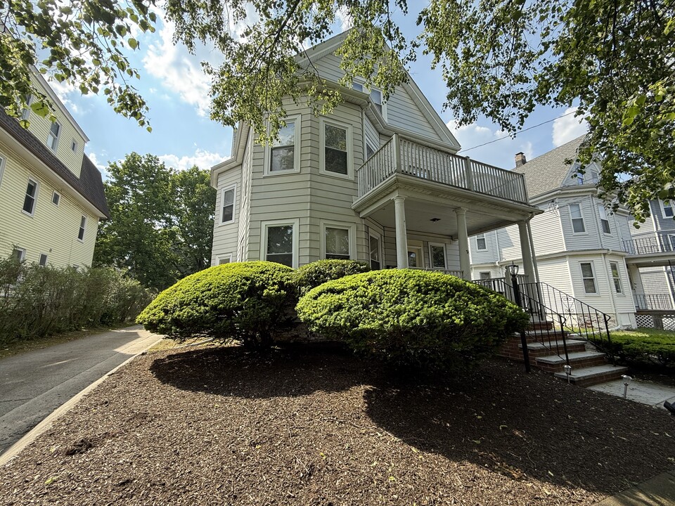 14 Marlboro St, Unit 1 in Belmont, MA - Building Photo