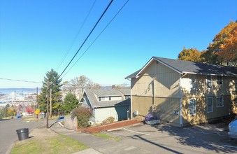 Well-Maintained Tacoma 4Plex - Prime Location in Tacoma, WA - Foto de edificio - Other