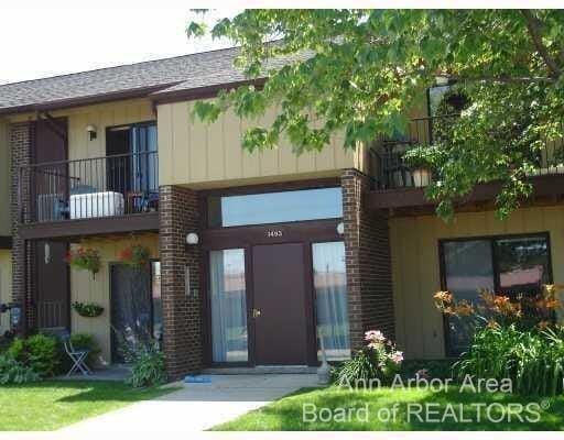 property at 1493 Chateau Vert E