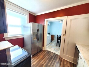 216 N M.L.K. junior Dr-Unit -Upstairs in Elizabeth City, NC - Building Photo - Building Photo