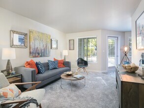 Avana West Hill in Kent, WA - Foto de edificio - Building Photo