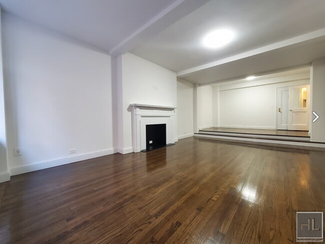 20-25 5th Ave in New York, NY - Foto de edificio - Building Photo