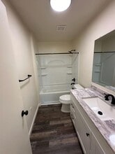 738 W 11th St in Medford, OR - Building Photo - Building Photo