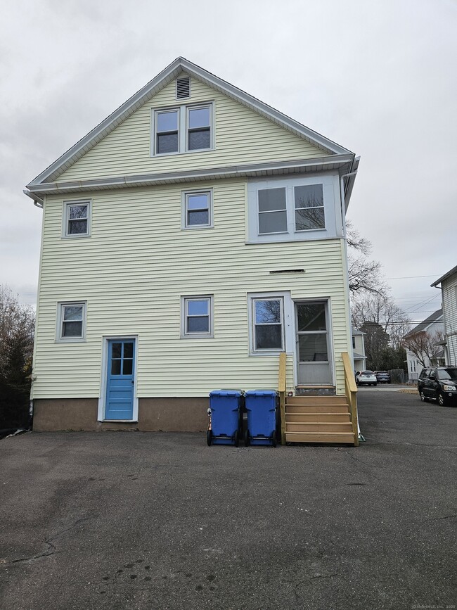 268 Oak St in Manchester, CT - Building Photo - Building Photo