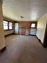 2521 Iowa St in Cedar Falls, IA - Building Photo