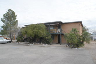 3216-3222 E Bermuda St in Tucson, AZ - Building Photo - Building Photo