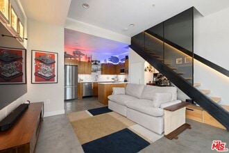 140 S Gramercy Pl in Los Angeles, CA - Building Photo - Building Photo