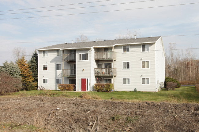 Randall Ridge Apartments in Coopersville, MI - Building Photo - Building Photo