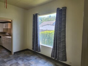 814 Perry Ave in Hoquiam, WA - Building Photo - Building Photo
