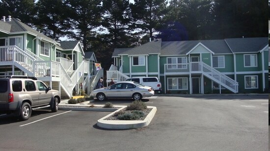 Meadows Apartments in Eureka, CA - Building Photo