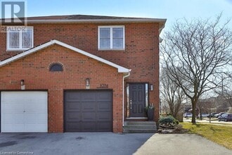 1074 Gabriel Pl in Burlington, ON - Building Photo - Building Photo