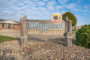 Wingover Luxury Apartments and Townhomes in Bloomington, IL - Building Photo