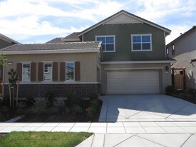 1388-1390 Dairy Dr in Tracy, CA - Building Photo