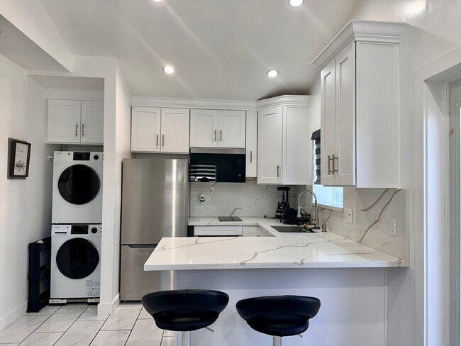 property at 7013 Bellaire Ave