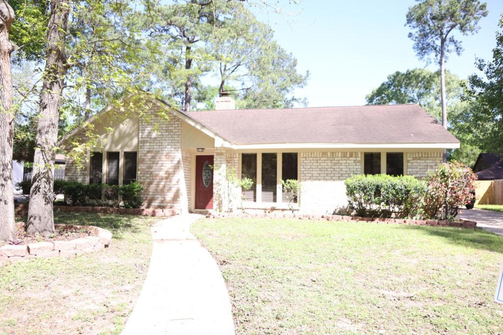 2215 Silver Falls Dr in Humble, TX - Building Photo