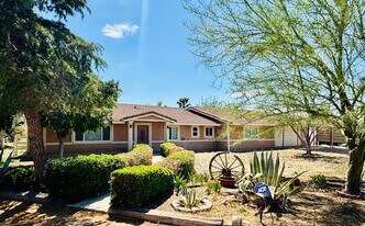 41725 22nd St W in Palmdale, CA - Building Photo