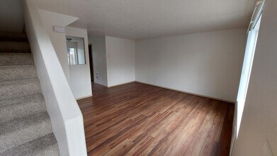 160 N 7th St in Aumsville, OR - Building Photo - Building Photo