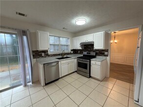 620 Manor Glen Dr in Suwanee, GA - Building Photo - Building Photo