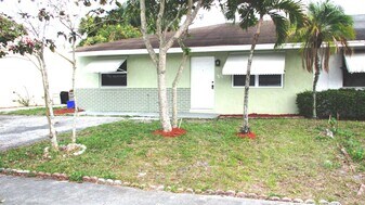 4696 Gladiator Cir in Greenacres, FL - Building Photo