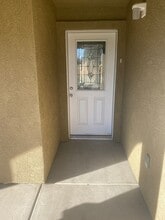 409 E 9th St in Hanford, CA - Building Photo - Building Photo