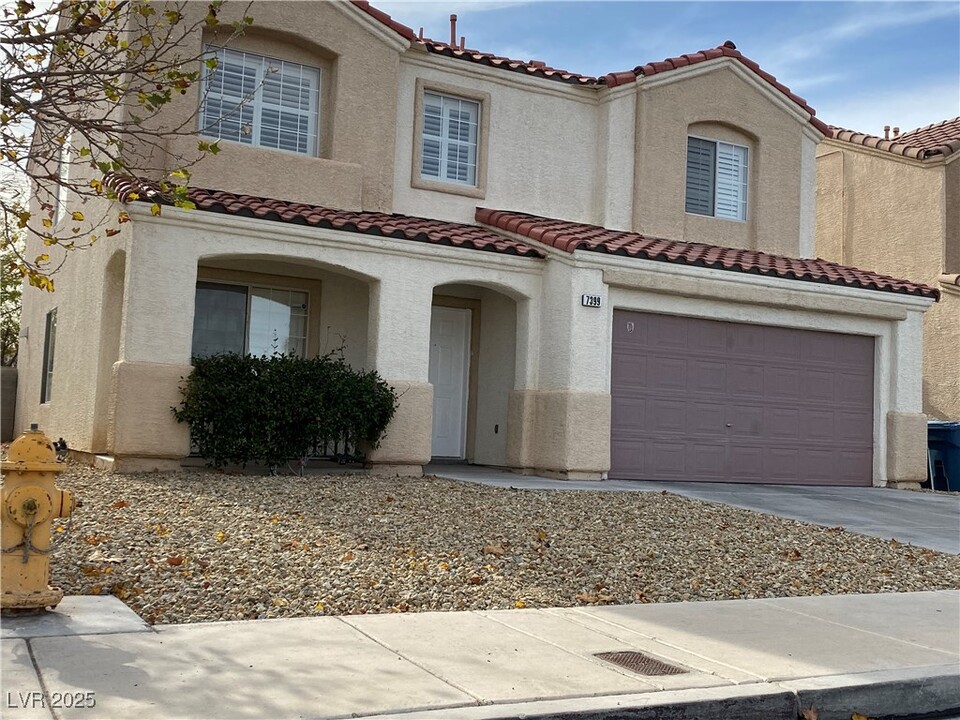 7399 W Diablo Dr in Las Vegas, NV - Building Photo