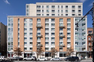 Livmor Condominium in New York, NY - Foto de edificio - Building Photo