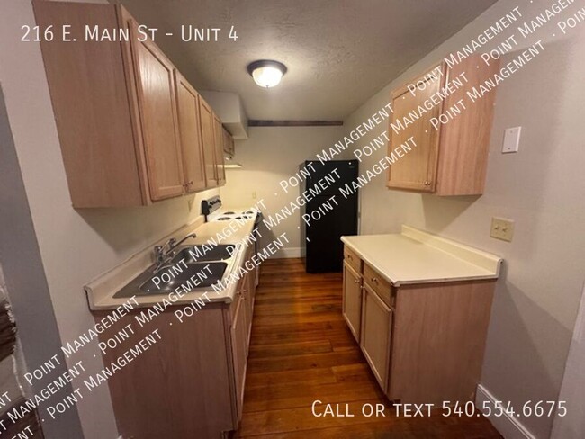 216 E Main St in Fincastle, VA - Building Photo - Building Photo