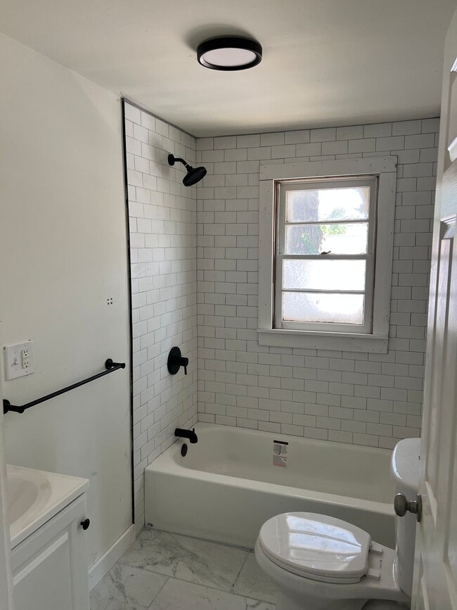 1710 Lomond St in Winston-Salem, NC - Building Photo - Building Photo