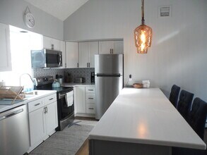 9400 Ventnor Ave in Margate City, NJ - Foto de edificio - Building Photo