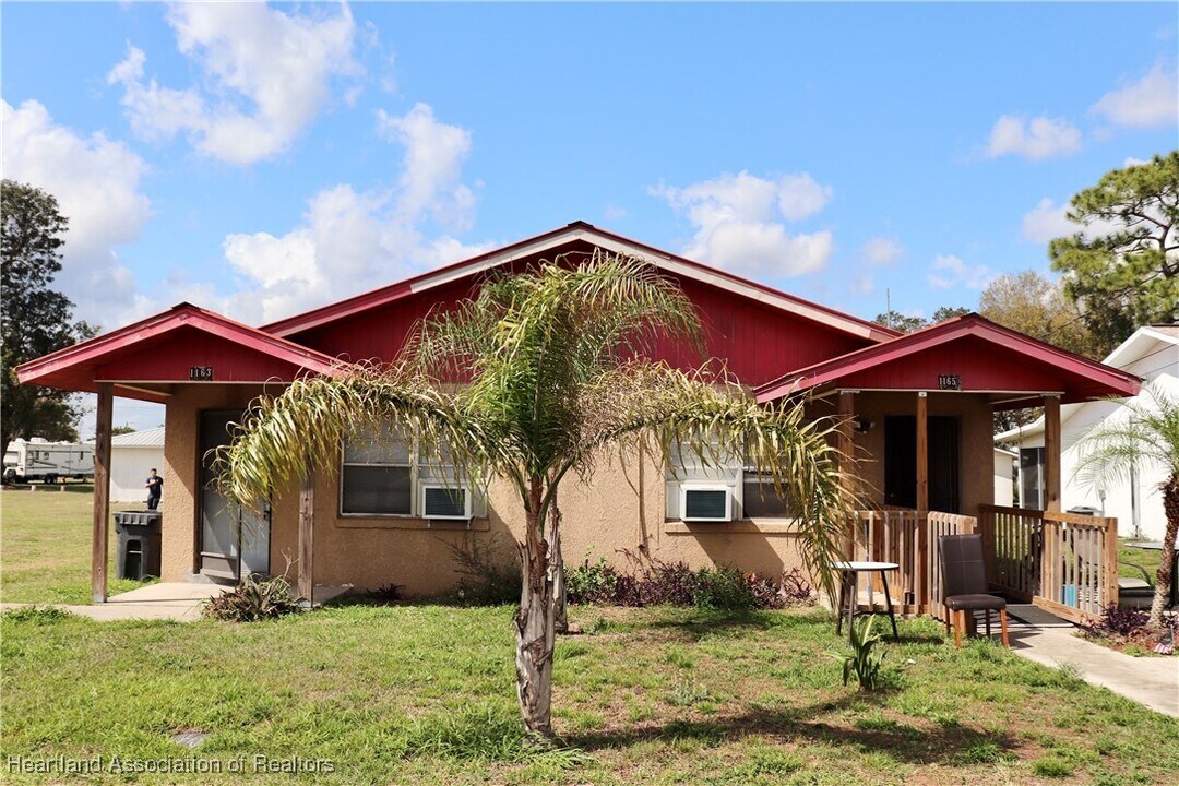 1165 Memorial Dr in Avon Park, FL - Building Photo