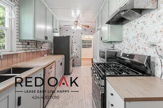 11151 Sarah St in Los Angeles, CA - Building Photo - Building Photo