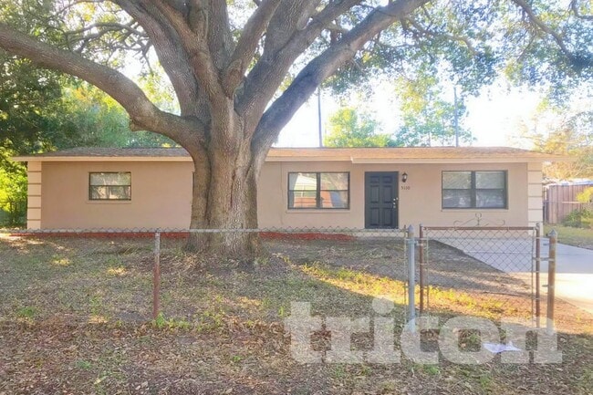5110 Crest Hill Drive Tampa FL