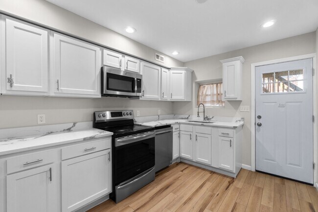 property at 208 S Durham St