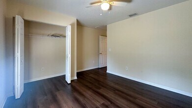 6944 Rosemont Dr in Englewood, FL - Building Photo - Building Photo