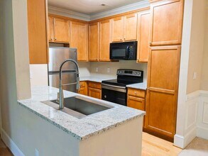 223 Waterford Lake Dr, Unit West Cary Condo in Cary, NC - Foto de edificio - Building Photo