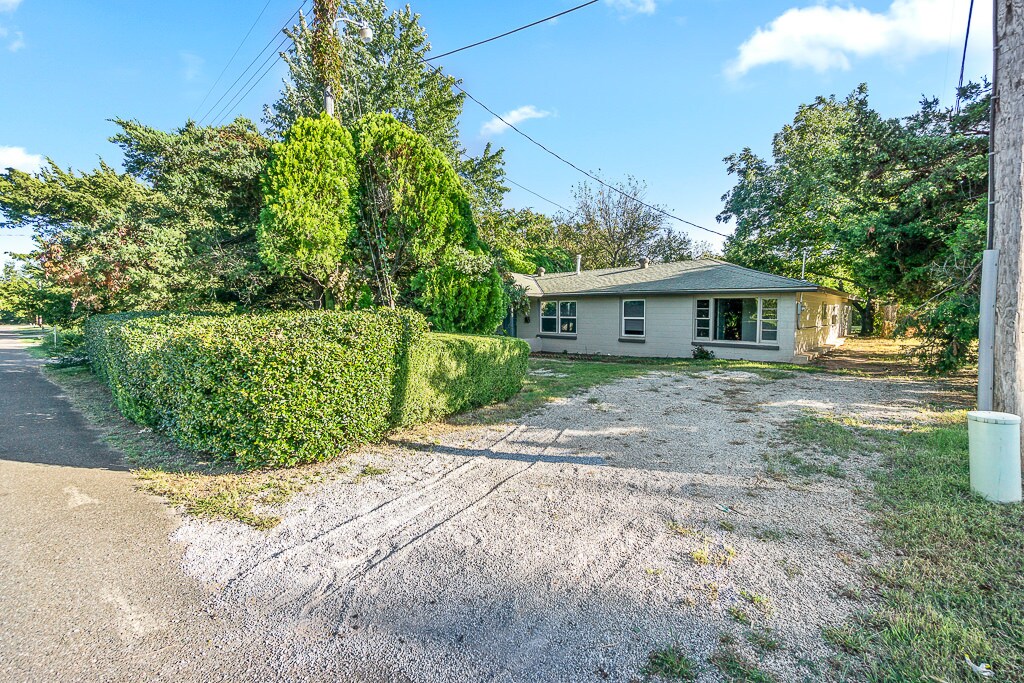 9600 NE 11th St in Midwest City, OK - Building Photo