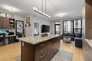 740 Portland Ave in Minneapolis, MN - Building Photo