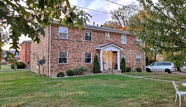 property at 3208 Orchard Manor Cir