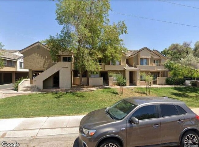 property at 2035 S Elm St