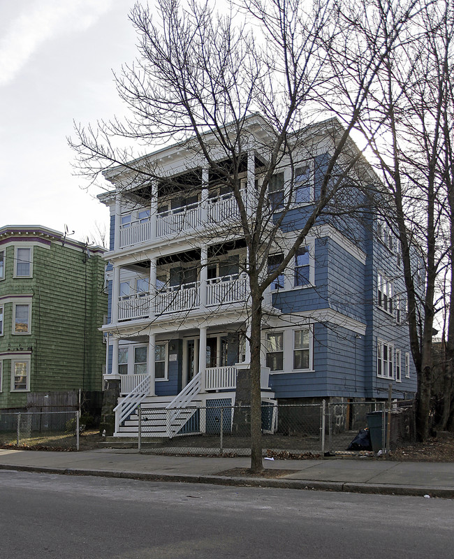 29 Gibson St in Boston, MA - Foto de edificio - Building Photo