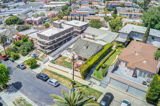 921 Manzanita St in Los Angeles, CA - Building Photo - Building Photo