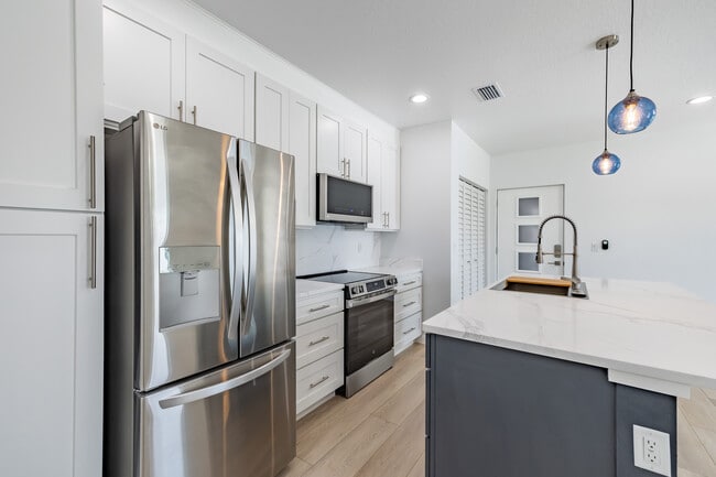 5:30 O Clock-Brand New Luxury Apartments