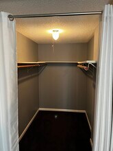 8121 Valle Dr in Niagara Falls, NY - Building Photo - Building Photo