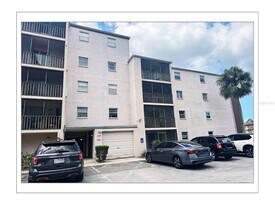 5541 Bay Blvd in Port Richey, FL - Building Photo